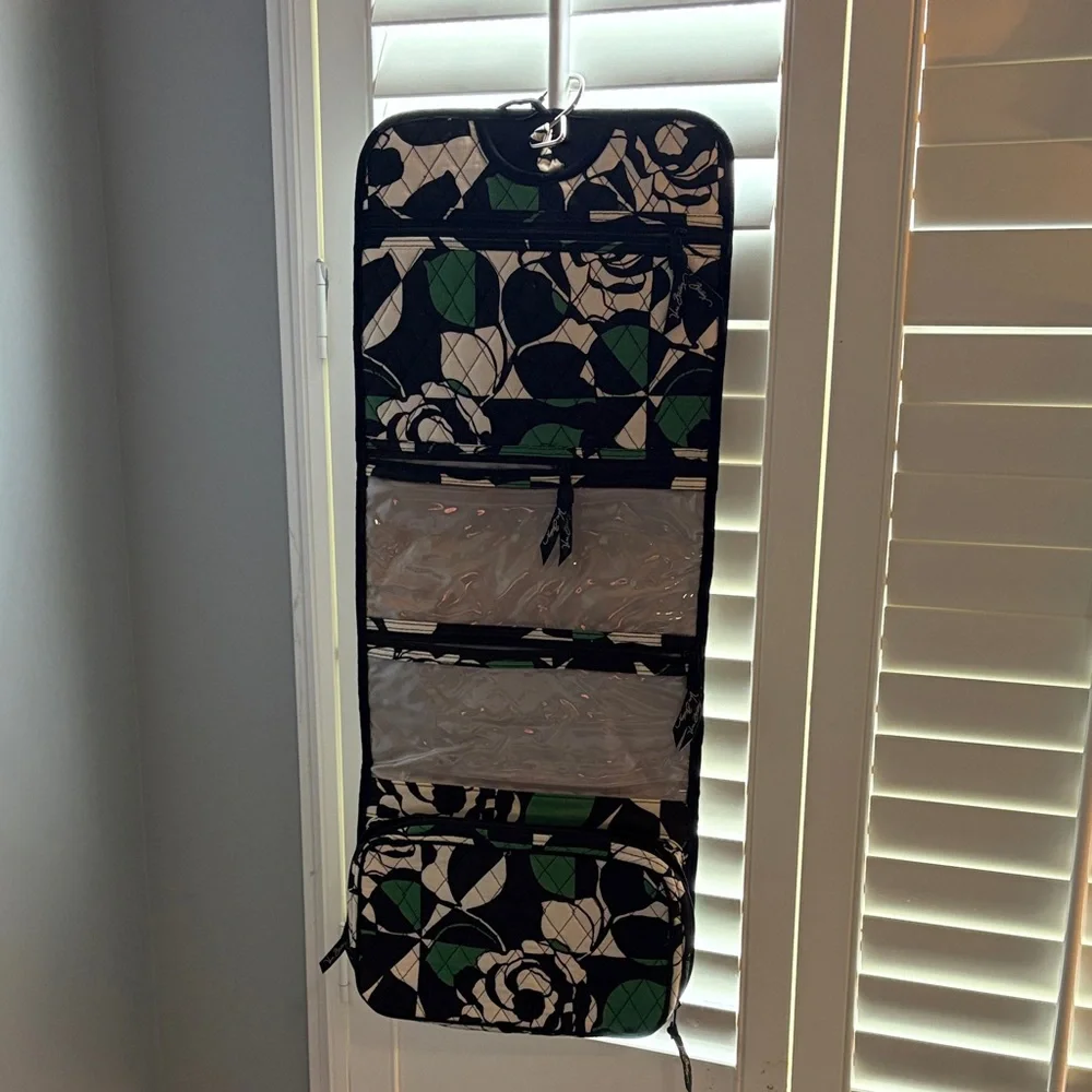 Vera Bradley Hanging Floral Travel Organizer - Black & Green